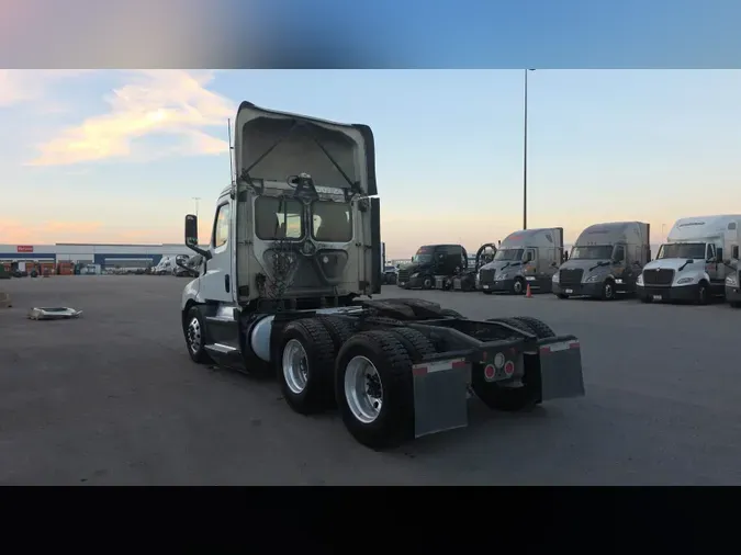 2020 Freightliner Cascadia 12644ff1807545415521ee399beb5d57787