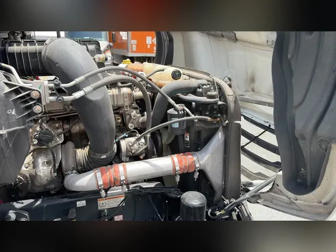 2023 Freightliner Cascadia 126