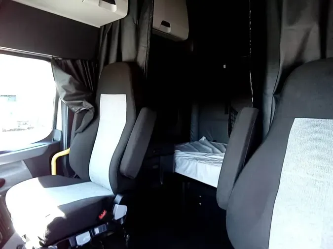 2022 Freightliner Cascadia 126