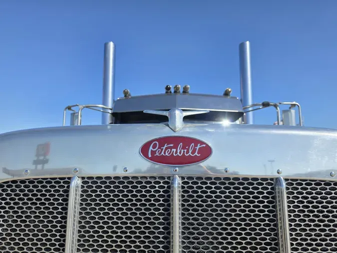 2023 Peterbilt 389450db883a013b736d763e6b28de7f14d