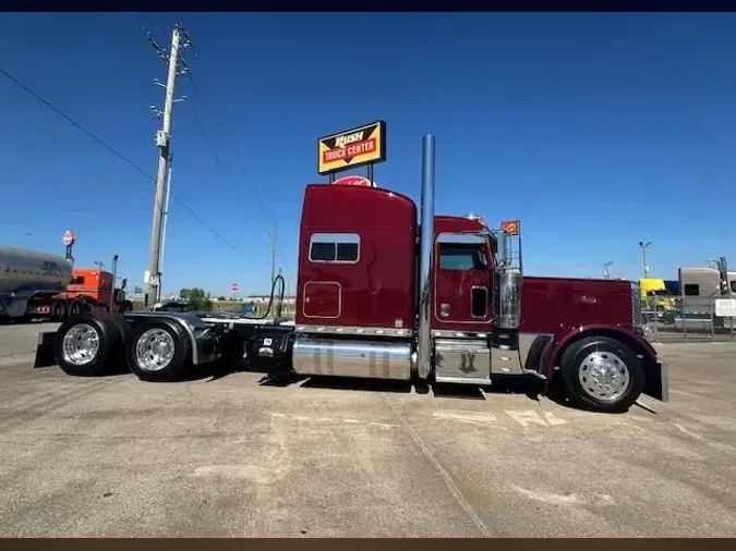 2022 Peterbilt 389