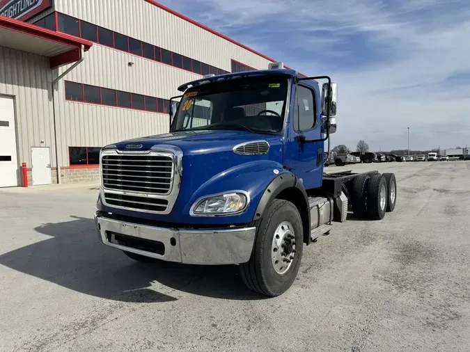 2020 Freightliner M2 112