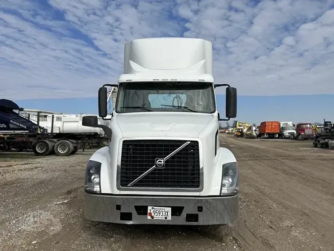 2013 VOLVO VNL64T300