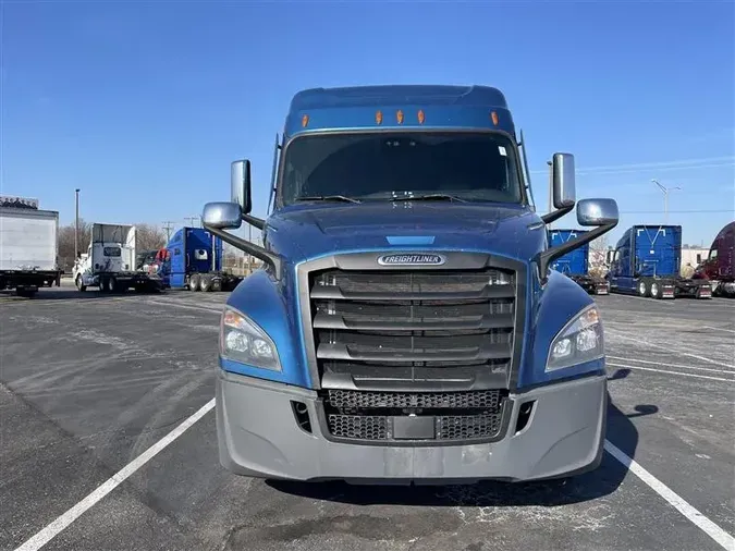 2021 FREIGHTLINER CA126