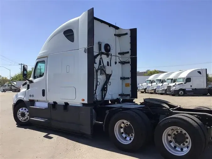 2020 FREIGHTLINER CA126