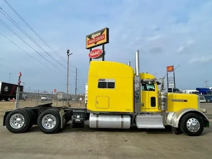 2021 Peterbilt 389