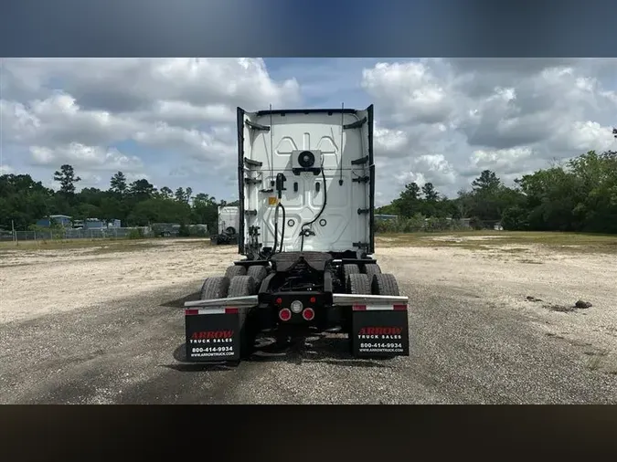 2020 FREIGHTLINER CA126