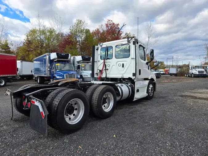 2020 FREIGHTLINER/MERCEDES NEW CASCADIA 116