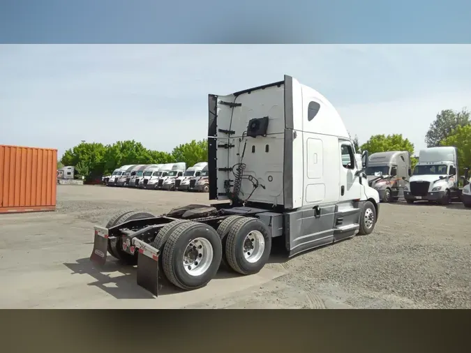 2023 Freightliner Cascadia 126