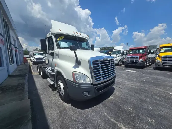 2018 FREIGHTLINER CASCADIA 125452b55e2704400d9b62c76638bc8e5ce