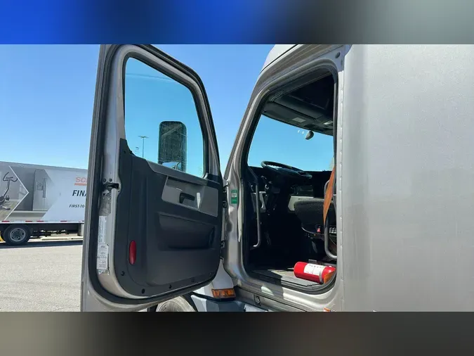 2020 Freightliner Cascadia
