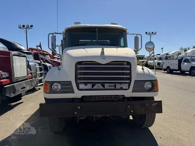 2006 MACK GRANITE CV713