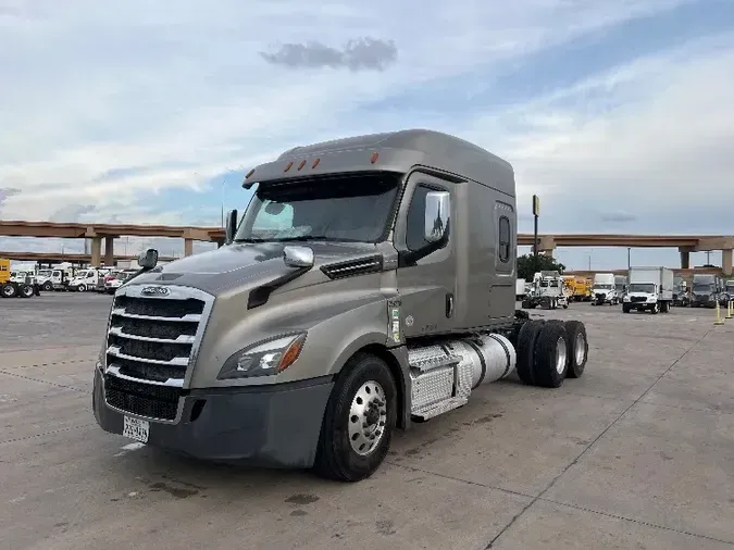 2019 Freightliner T12664ST