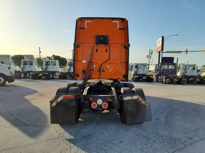 2019 FREIGHTLINER NEW CASCADIA PX12664