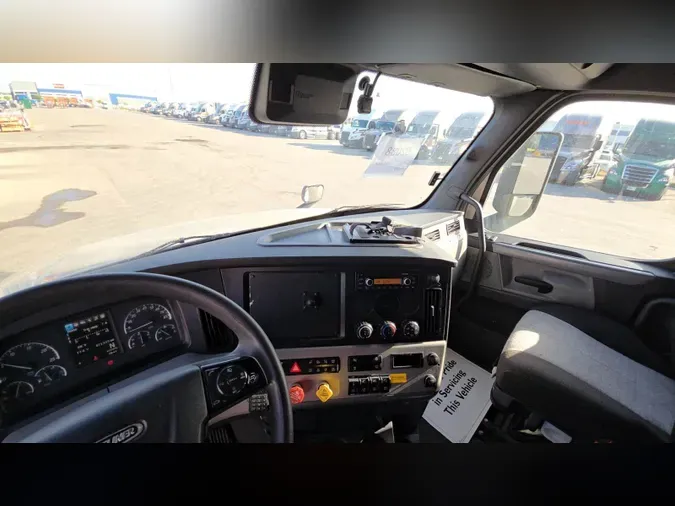 2022 Freightliner Cascadia 126
