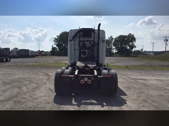 2021 Freightliner Cascadia 126