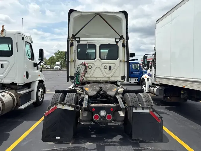 2020 FREIGHTLINER NEW CASCADIA 126