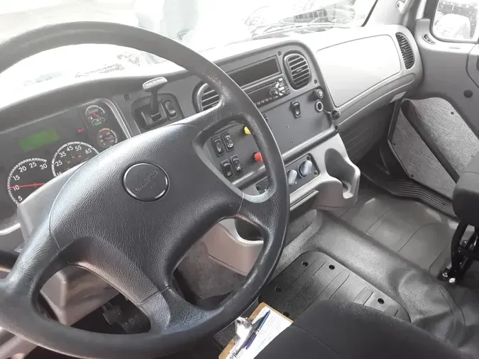 2018 FREIGHTLINER M2-112