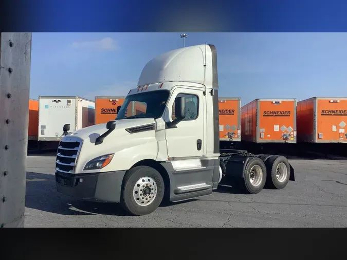 2019 Freightliner Cascadia 126