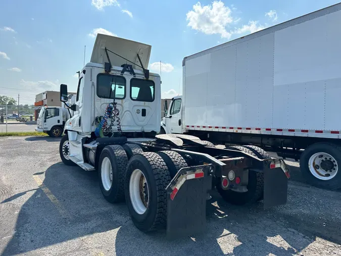 2016 FREIGHTLINER/MERCEDES CASCADIA 125