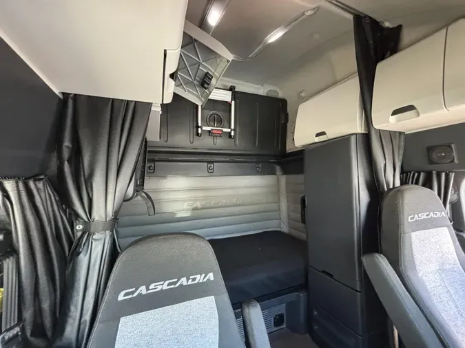 2020 Freightliner Cascadia