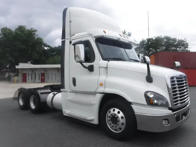 2018 FREIGHTLINER/MERCEDES CASCADIA 125