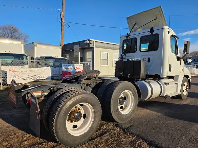 2019 FREIGHTLINER/MERCEDES CASCADIA 125