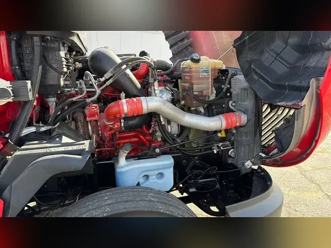 2021 INTERNATIONAL LT