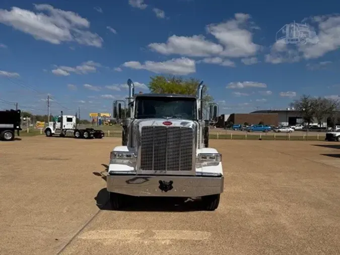 2027 PETERBILT 589