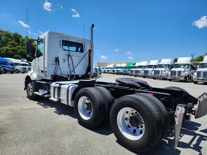 2019 VOLVO VNL64TRACTOR