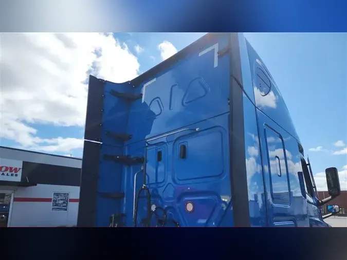 2023 FREIGHTLINER CA126