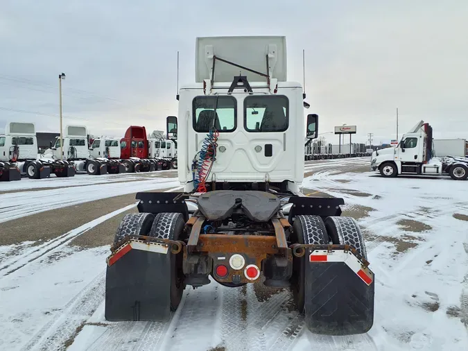 2016 FREIGHTLINER/MERCEDES CASCADIA 113