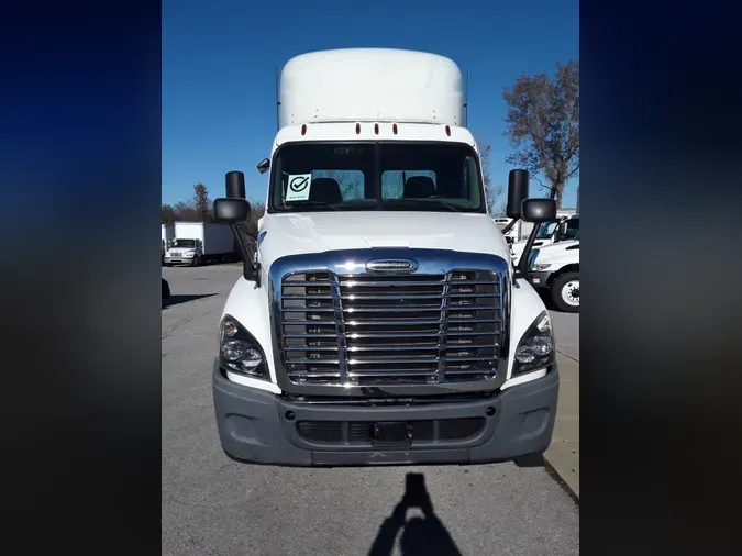 2018 FREIGHTLINER/MERCEDES CASCADIA 125