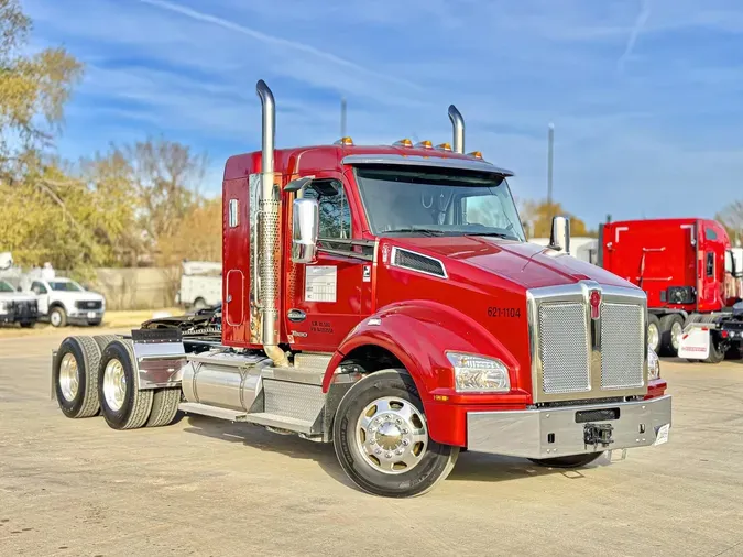 2024 KENWORTH T880