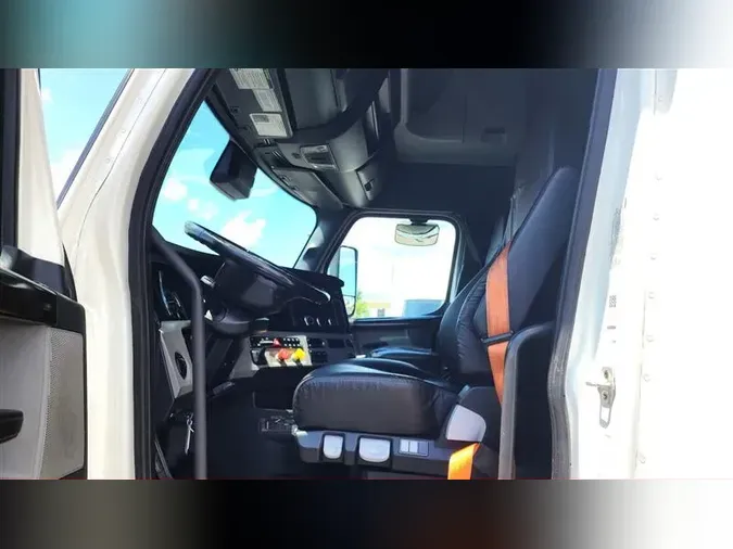2021 FREIGHTLINER CA126