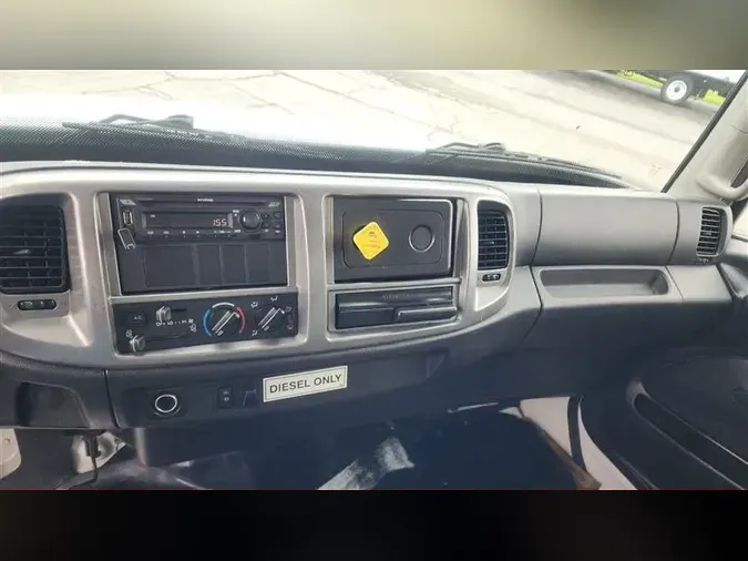 2019 HINO 268A