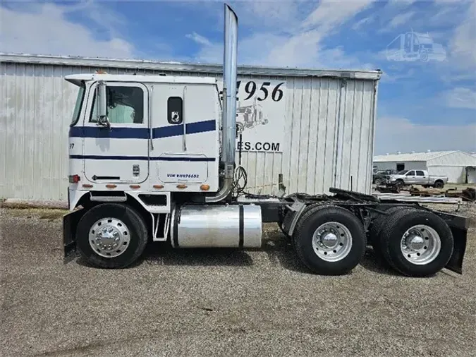 1997 INTERNATIONAL 9800