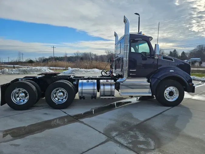 2026 Kenworth T880