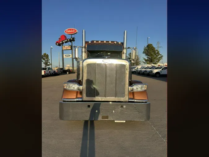 2024 Peterbilt 389