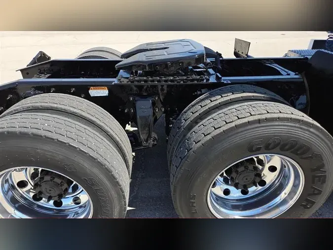 2019 FREIGHTLINER CA126