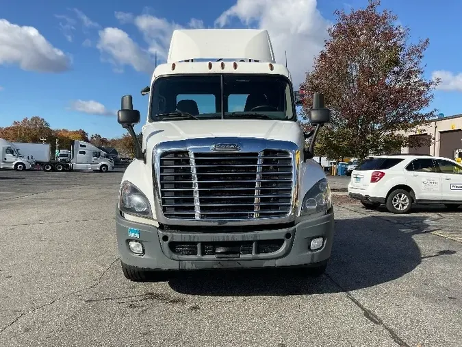 2018 Freightliner X12564ST