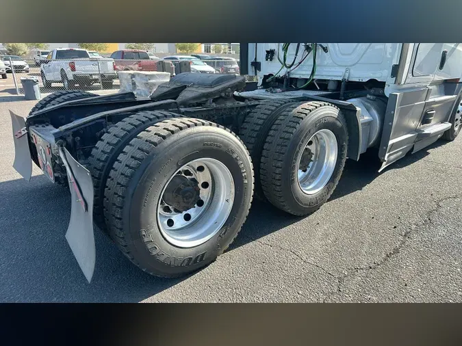 2021 Freightliner Cascadia 126