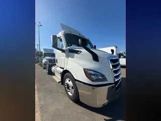 2020 FREIGHTLINER/MERCEDES NEW CASCADIA 116