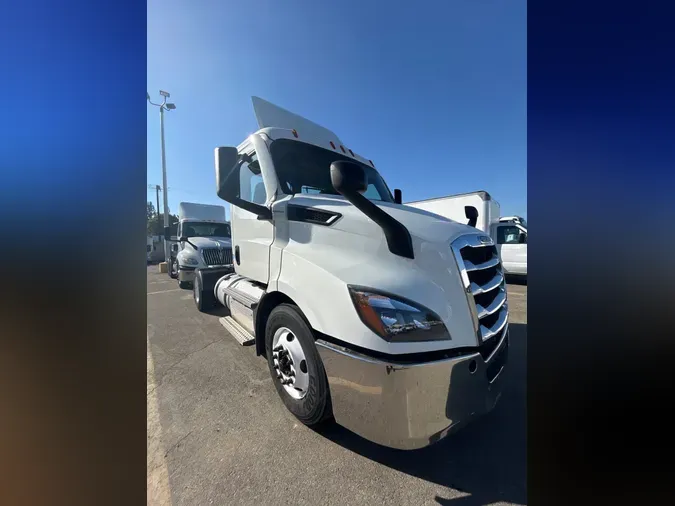 2020 FREIGHTLINER/MERCEDES NEW CASCADIA 116455c866bea5682de4c08c2ebe144f42f
