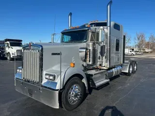 2021 Kenworth W900