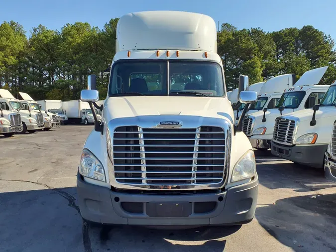 2017 FREIGHTLINER/MERCEDES CASCADIA 125