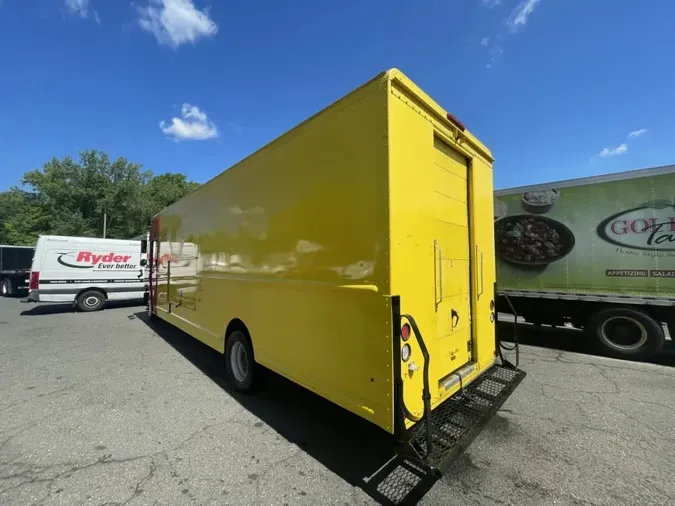 2017 FRTLR CUSTOM CHASSIS CORP MT-55 WALK-IN
