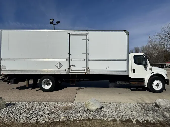 2018 Freightliner Business Class M2 106