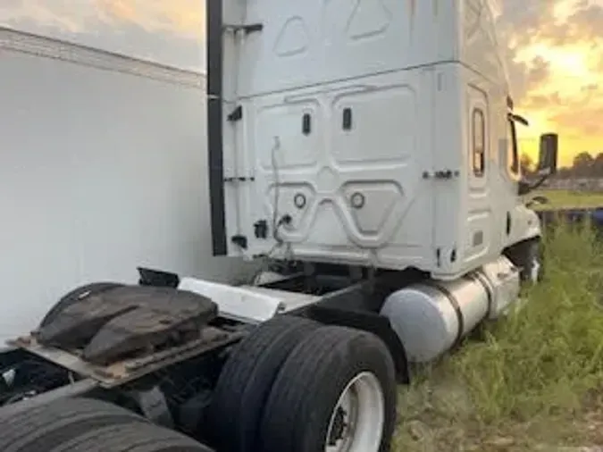 2019 FREIGHTLINER/MERCEDES CASCADIA 125