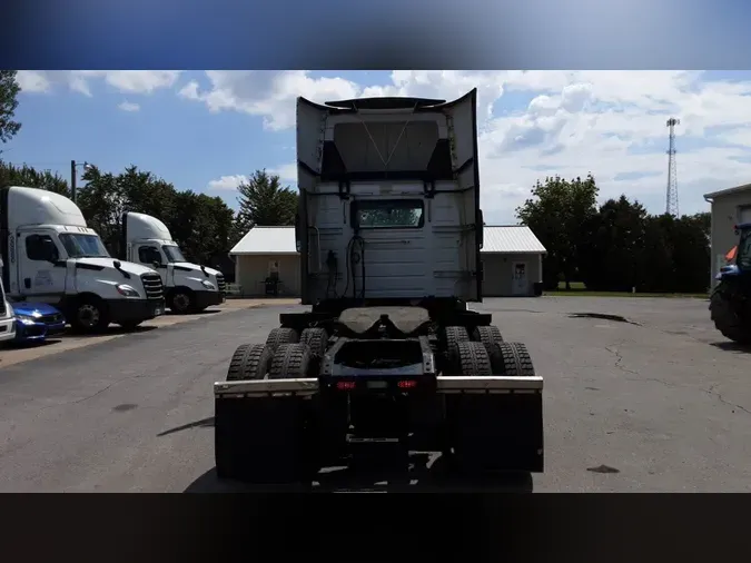 2018 Volvo VNL300